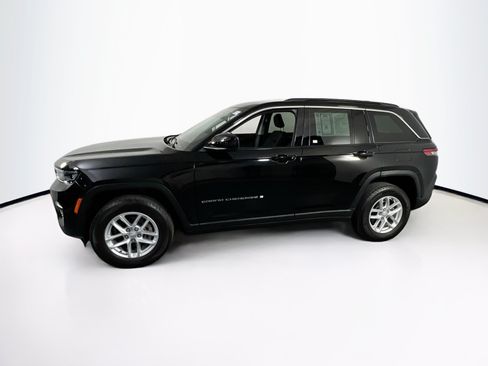 Used 2023 Jeep Grand Cherokee Laredo w/ Luxury Tech Group I AWD/4WD image 8