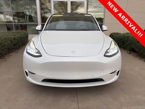 Used 2022 Tesla Model Y Long Range image 5