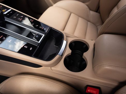 Certified 2023 Porsche Macan GTS AWD/4WD image 18