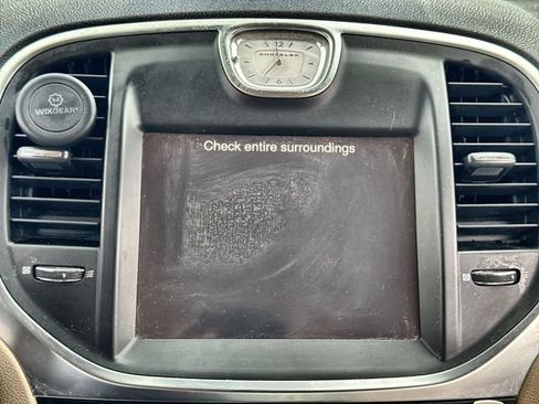 Used 2014 Chrysler 300 AWD w/ Driver Convenience Group image 17