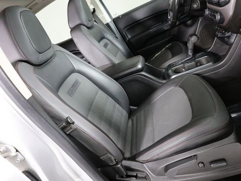 Used 2016 GMC Canyon SLE image 31