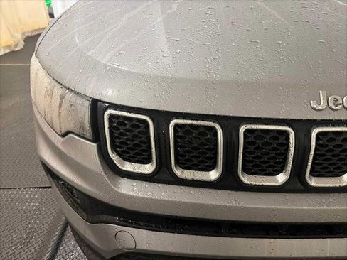 Certified 2023 Jeep Compass Limited image 4