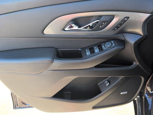 Used 2020 Chevrolet Traverse Premier w/ LPO, Blackout Package image 16