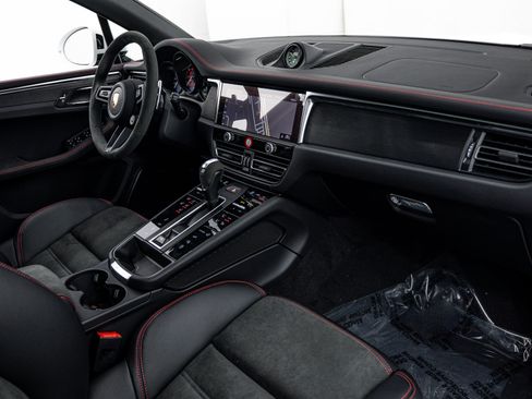 New 2026 Porsche Macan GTS AWD/4WD image 16