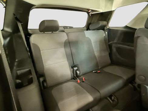 Used 2020 Chevrolet Traverse LT image 27