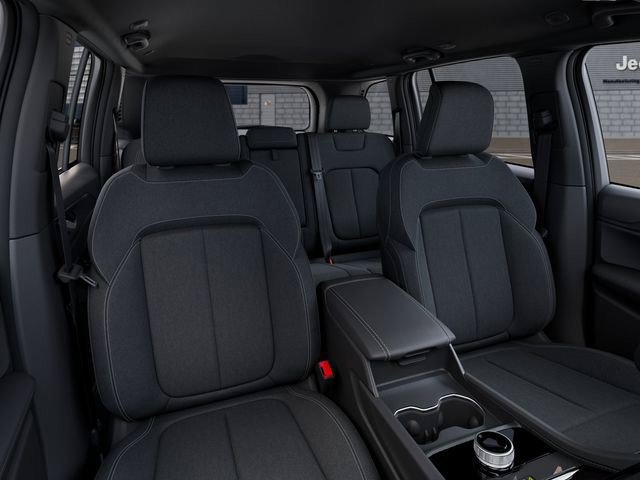 New 2026 Jeep Grand Cherokee Laredo AWD/4WD image 24