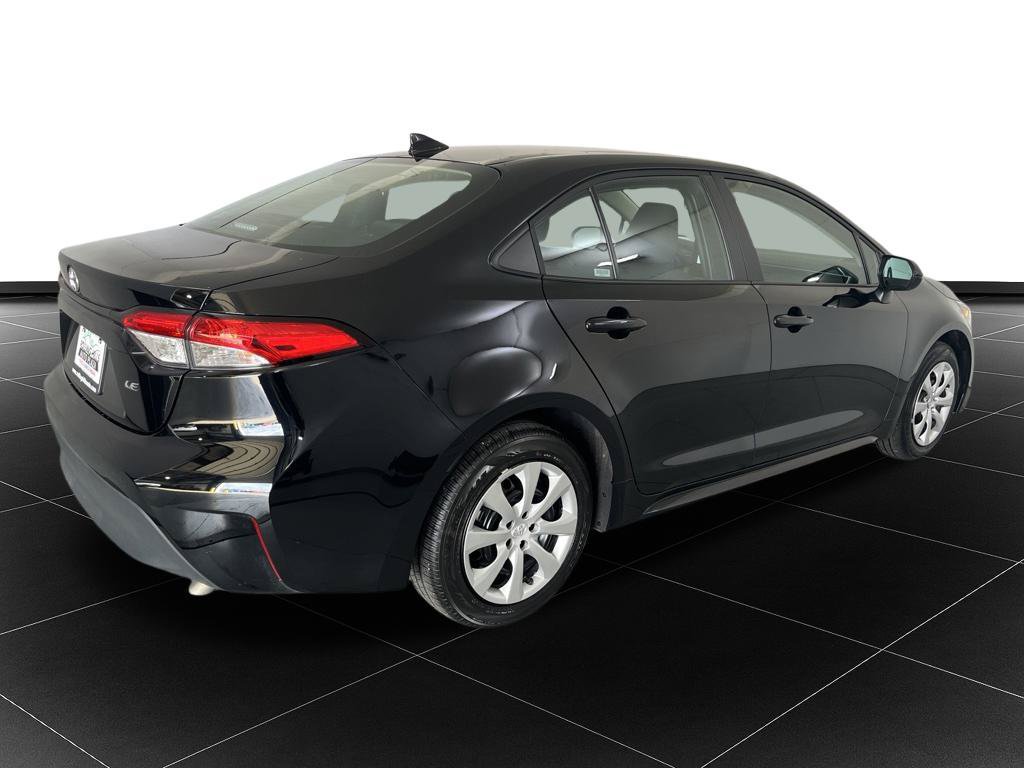 Used 2026 Toyota Corolla LE FWD image 5