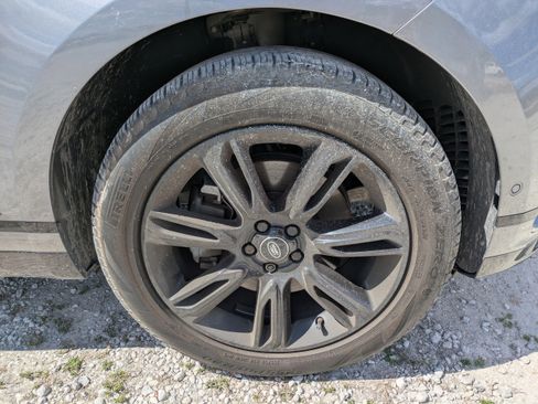 Used 2021 Land Rover Range Rover Velar R-Dynamic S image 11