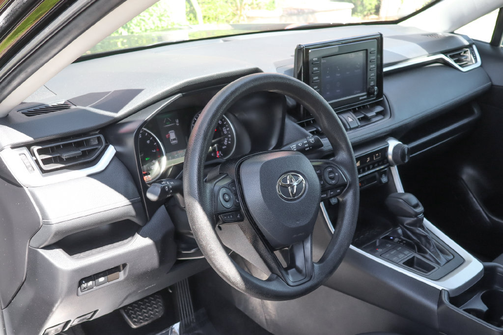 Used 2021 Toyota RAV4 LE w/ Carpet Mat Package (TMS) AWD/4WD image 20