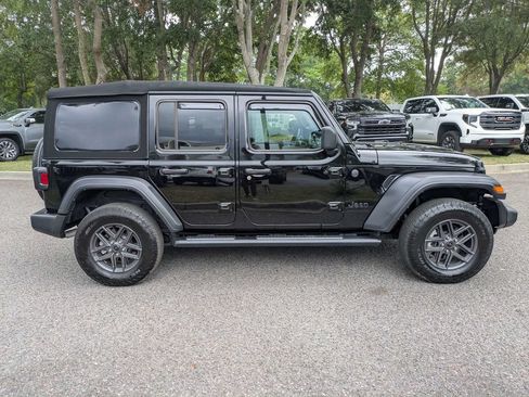 Used 2024 Jeep Wrangler Unlimited Sport AWD/4WD image 2