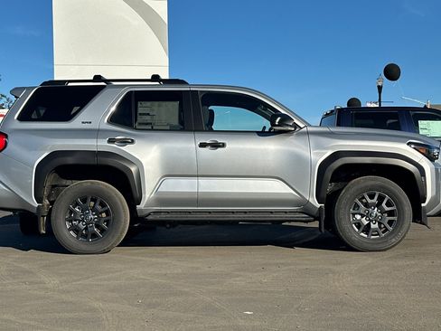New 2026 Toyota 4Runner SR5 image 4