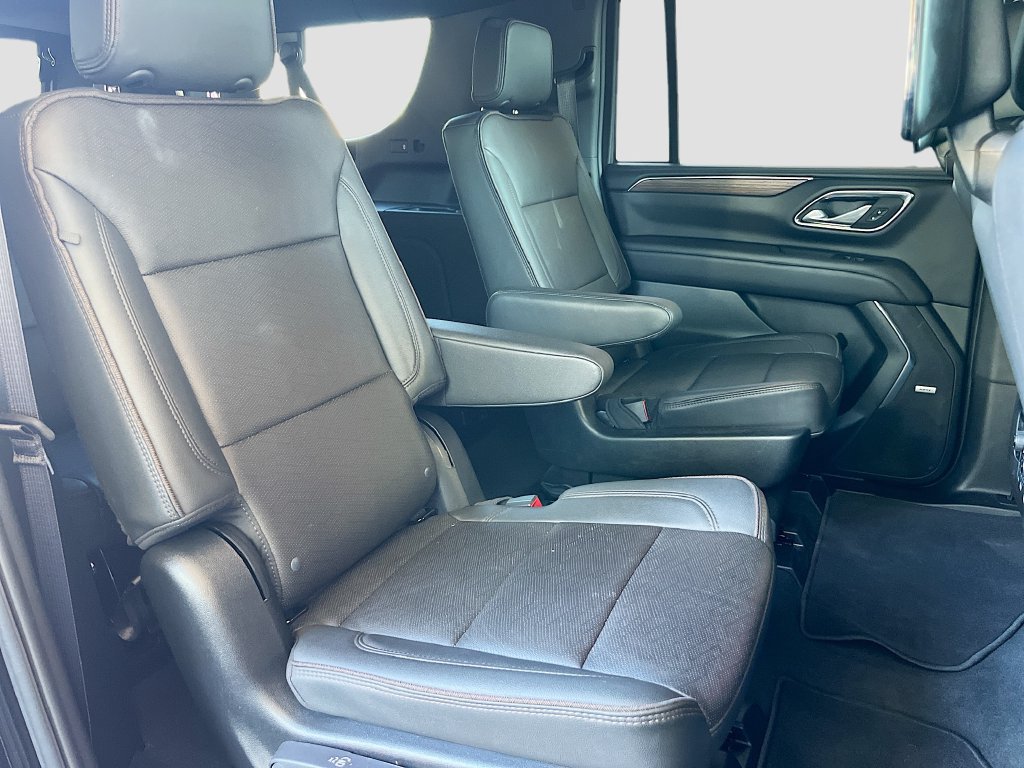 Used 2024 Chevrolet Suburban High Country AWD/4WD image 30