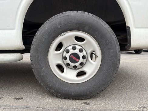 Used 2024 GMC Savana 2500 w/ Driver Convenience Package image 19