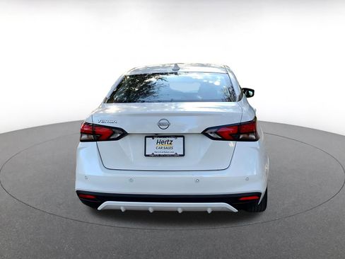 Used 2025 Nissan Versa SV image 6