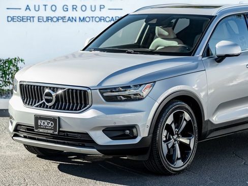 Used 2019 Volvo XC40 T5 Inscription image 2