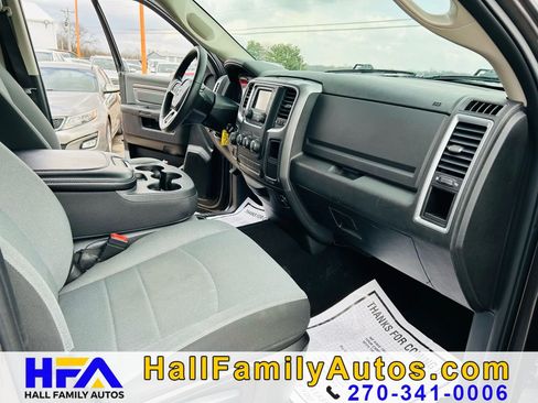 Used 2021 RAM 1500 Classic SLT AWD/4WD image 20