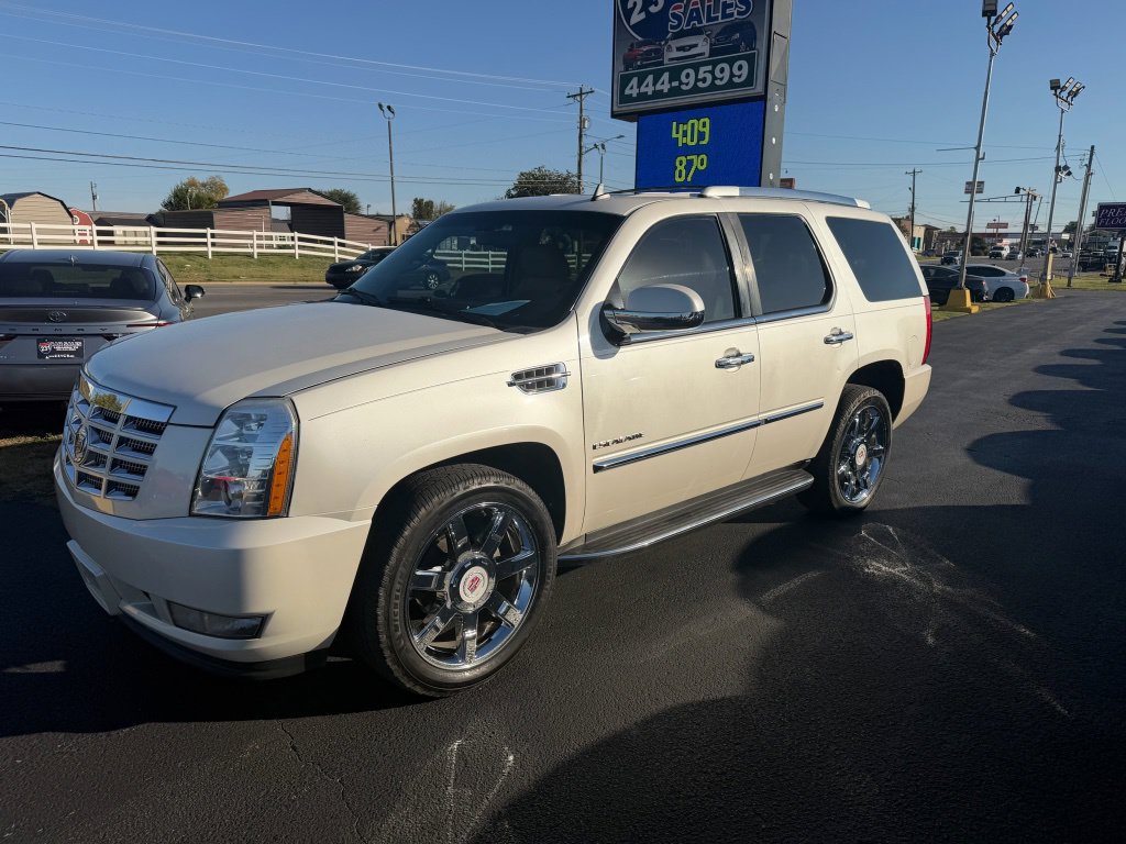 Used 2012 Cadillac Escalade Luxury AWD/4WD image 6
