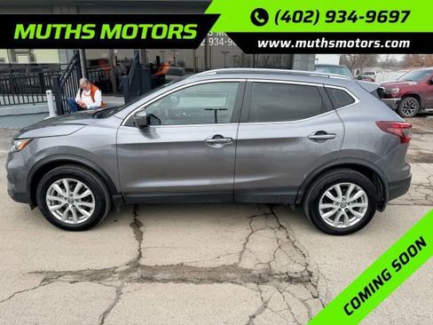 Used 2022 Nissan Rogue Sport SV w/ Technology Package image 3