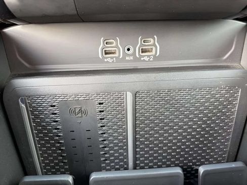 Used 2025 RAM 1500 Big Horn AWD/4WD image 34