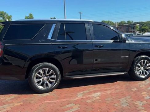 Used 2022 Chevrolet Tahoe LT w/ Luxury Package RWD image 3