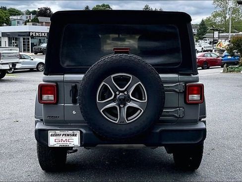 Used 2018 Jeep Wrangler Unlimited Sport S AWD/4WD image 8