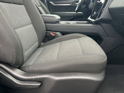 Used 2025 GMC Acadia Elevation image 14