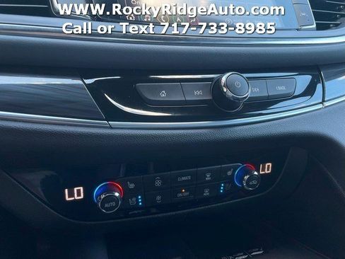 Used 2024 Buick Enclave Premium image 12