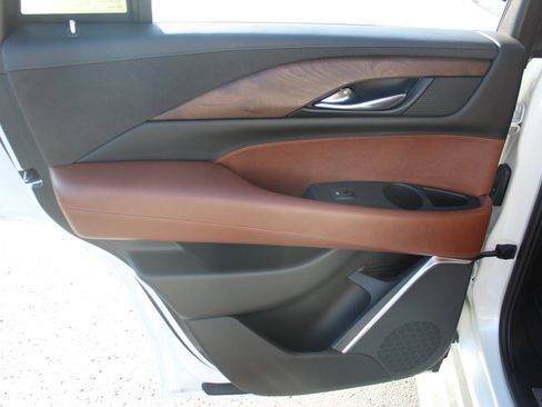 Used 2019 Cadillac Escalade Premium Luxury image 30