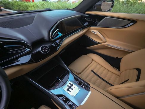 Certified 2024 Ferrari Purosangue Base image 30