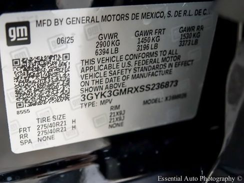 New 2025 Cadillac Optiq Sport 2 w/ LPO, Floor Liner Package image 22