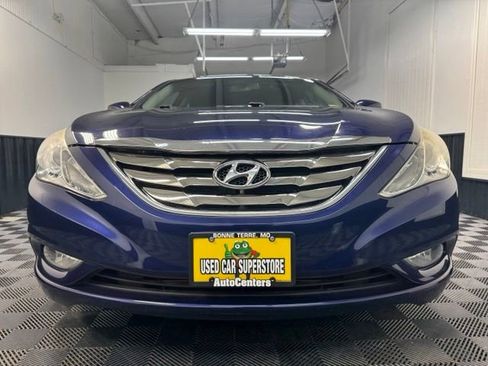 Used 2012 Hyundai Sonata SE FWD image 2