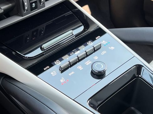 New 2025 Porsche Cayenne S image 28