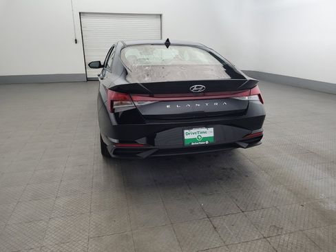 Used 2023 Hyundai Elantra SEL w/ Cargo Package FWD image 6