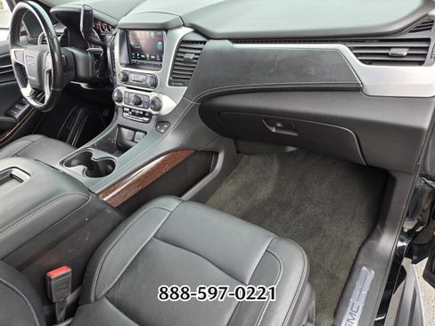 Used 2018 GMC Yukon XL SLT image 21
