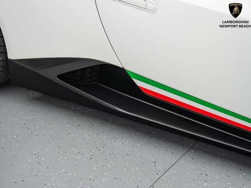 Used 2018 Lamborghini Huracan AWD/4WD image 5