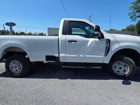 Used 2024 Ford F250 XL w/ 360-Degree Camera Package AWD/4WD image 4
