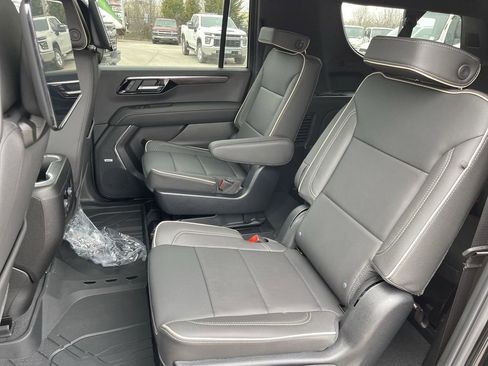 New 2025 Chevrolet Suburban Premier AWD/4WD image 23