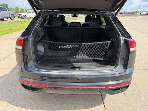 Used 2023 Volkswagen Atlas Cross Sport SEL R-Line AWD/4WD image 5