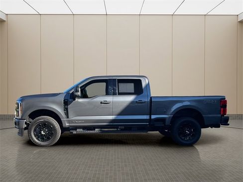 Used 2025 Ford F250 XLT w/ Black Appearance Package image 2
