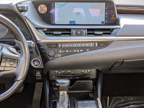 Used 2019 Lexus ES 300h image 12