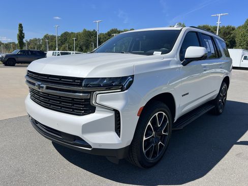 Used 2022 Chevrolet Tahoe RST w/ Luxury Package AWD/4WD image 5