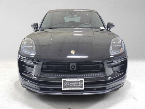 Used 2025 Porsche Macan AWD/4WD image 8