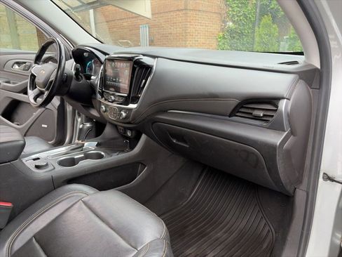 Used 2018 Chevrolet Traverse Premier AWD/4WD image 26
