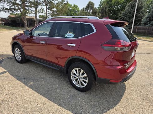 Used 2019 Nissan Rogue SV AWD/4WD image 3