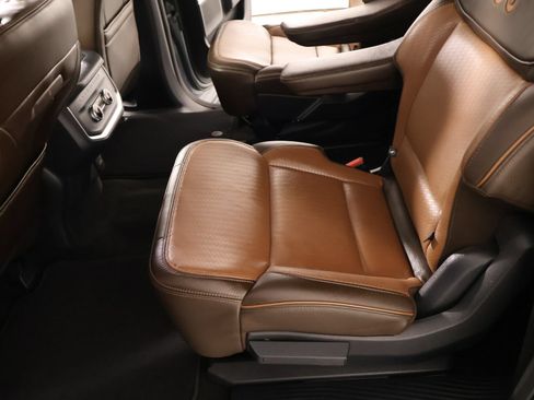 Used 2025 Ford Expedition Max King Ranch AWD/4WD image 13