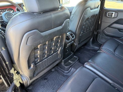 Used 2021 Jeep Wrangler Unlimited Rubicon image 32