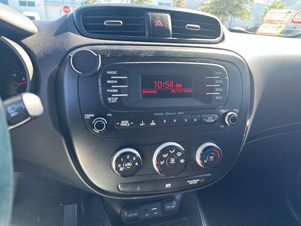 Used 2015 Kia Soul FWD image 16