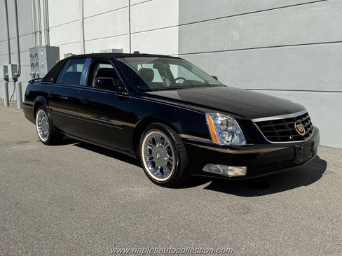 Used 2011 Cadillac DTS Premium image 13