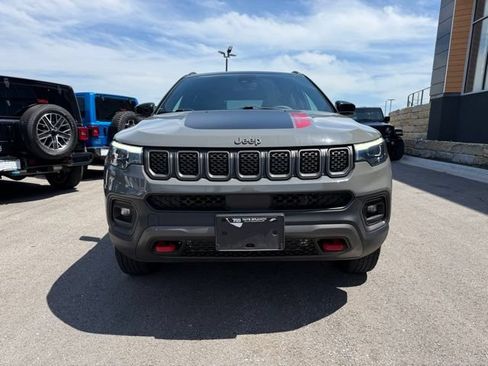 Used 2023 Jeep Compass Trailhawk w/ Trailhawk Elite Group AWD/4WD image 8