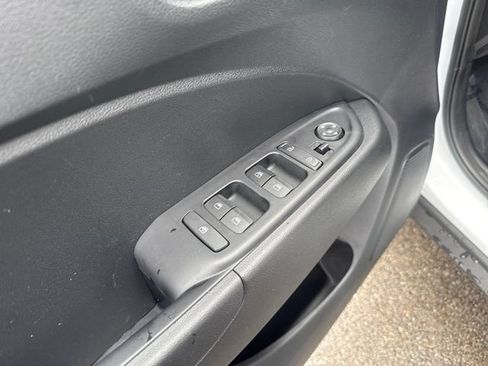 Used 2026 Hyundai Venue SEL FWD image 10